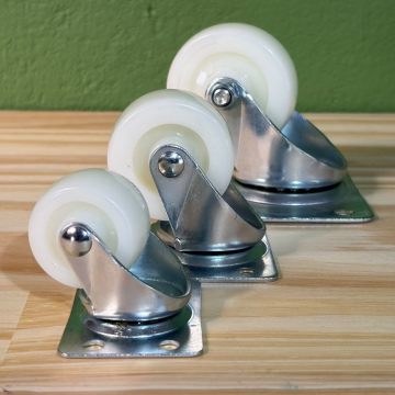 Rueda nylon 38 mm  base giratoria  